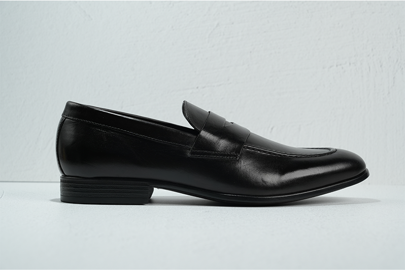 G. Brown Cannon Men’s Black Leather Loafer | 9 Black Sanders x Buck Mason Leather Wholecut Loafer- Modern  main image 4